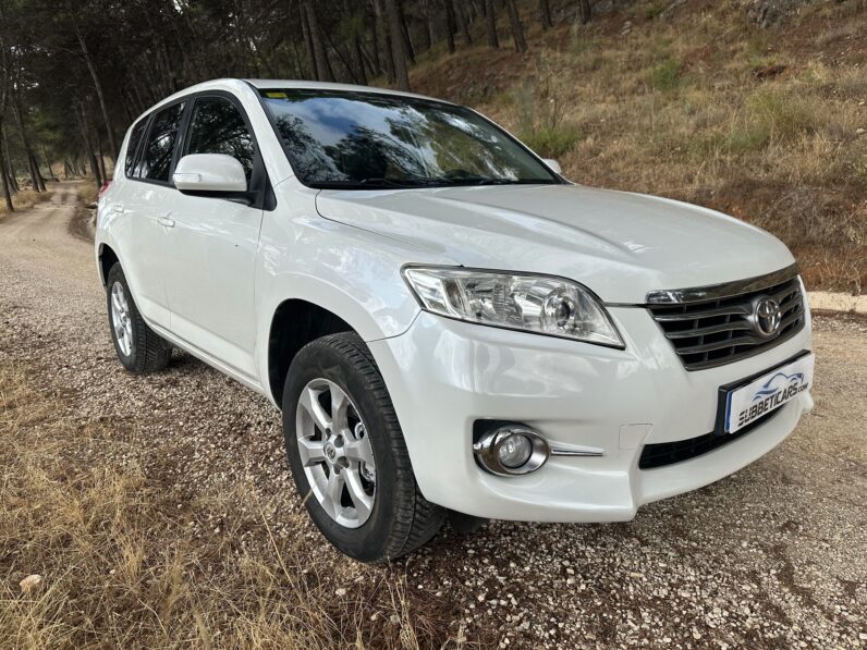 Toyota RAV 4 2.2 D-4D 4×4 Crossover Lounge