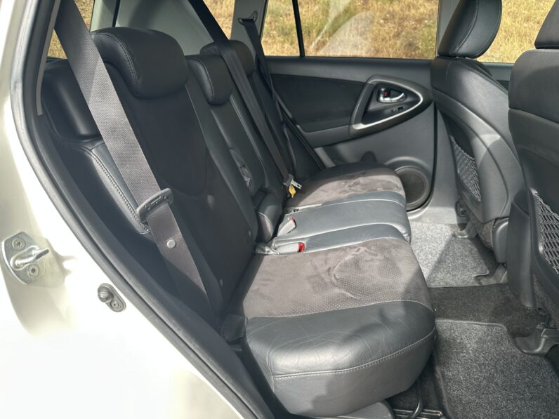 Toyota RAV 4 2.2 D-4D 4×4 Crossover Lounge