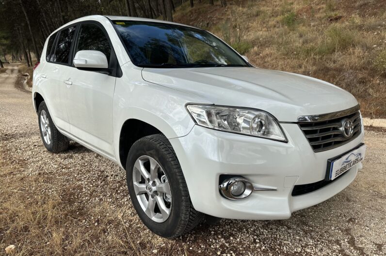 Toyota RAV 4 2.2 D-4D 4×4 Crossover Lounge