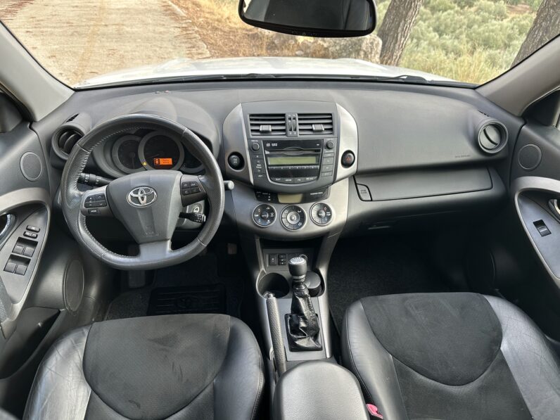 Toyota RAV 4 2.2 D-4D 4×4 Crossover Lounge