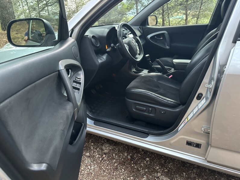 Toyota RAV 4 2.2 D-4D 4×4 Crossover Exclusive