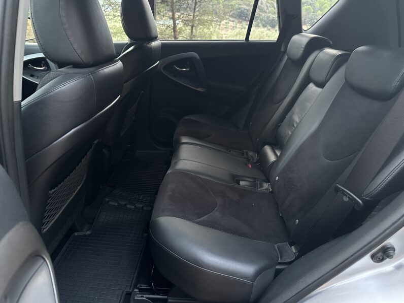 Toyota RAV 4 2.2 D-4D 4×4 Crossover Exclusive