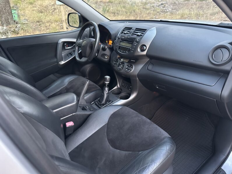 Toyota RAV 4 2.2 D-4D 4×4 Crossover Exclusive