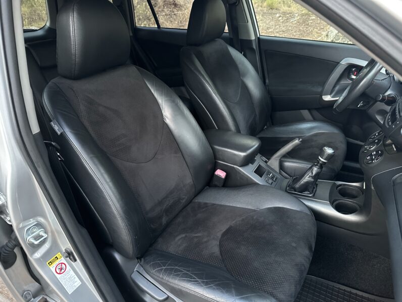 Toyota RAV 4 2.2 D-4D 4×4 Crossover Exclusive