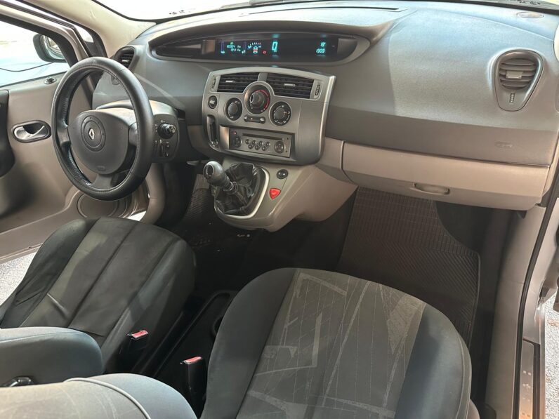 RENAULT SCENIC