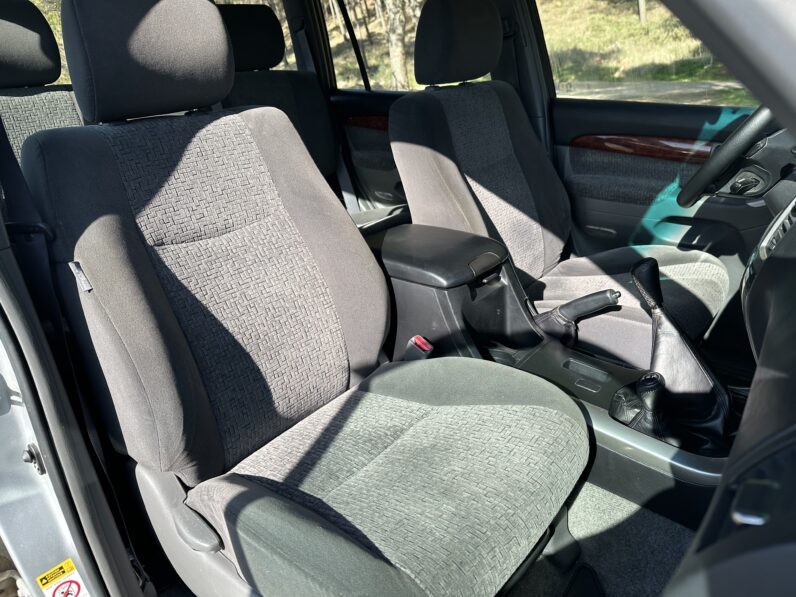 LAND CRUISER 120 5 MANUAL