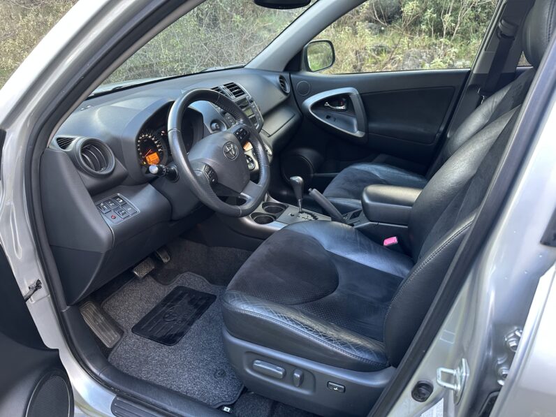 RAV4 4X4 D-4D 2.2 AUTO