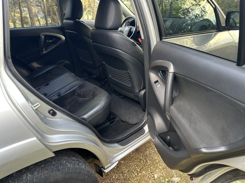 RAV4 4X4 D-4D 2.2 AUTO
