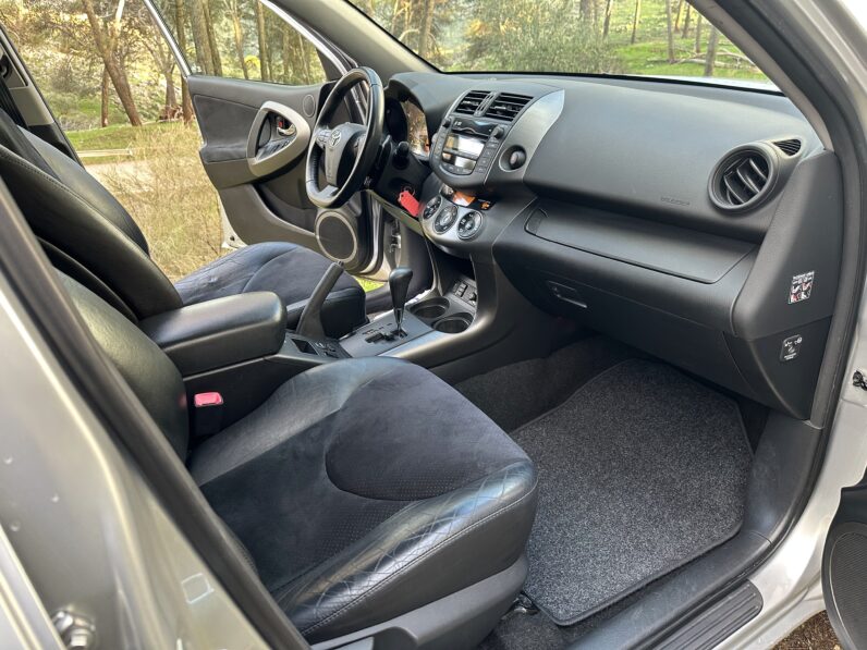 RAV4 4X4 D-4D 2.2 AUTO