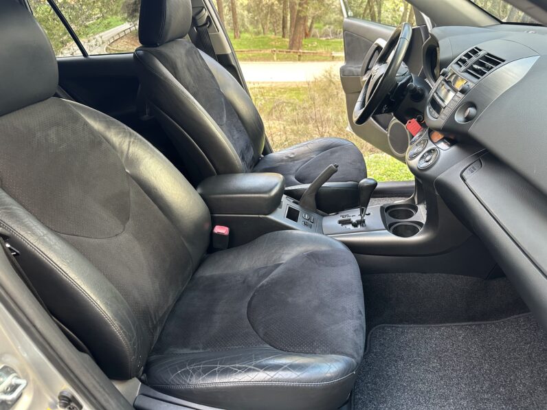 RAV4 4X4 D-4D 2.2 AUTO