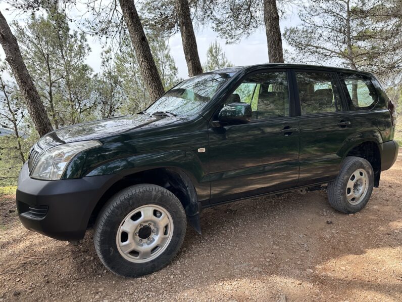 TOYOTA LAND CRUISER