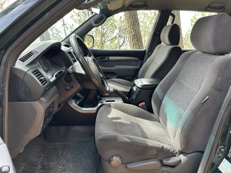 TOYOTA LAND CRUISER