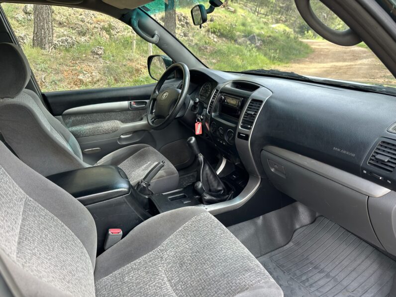 TOYOTA LAND CRUISER