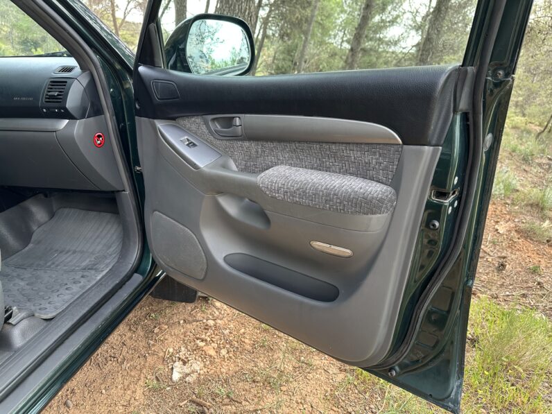 TOYOTA LAND CRUISER