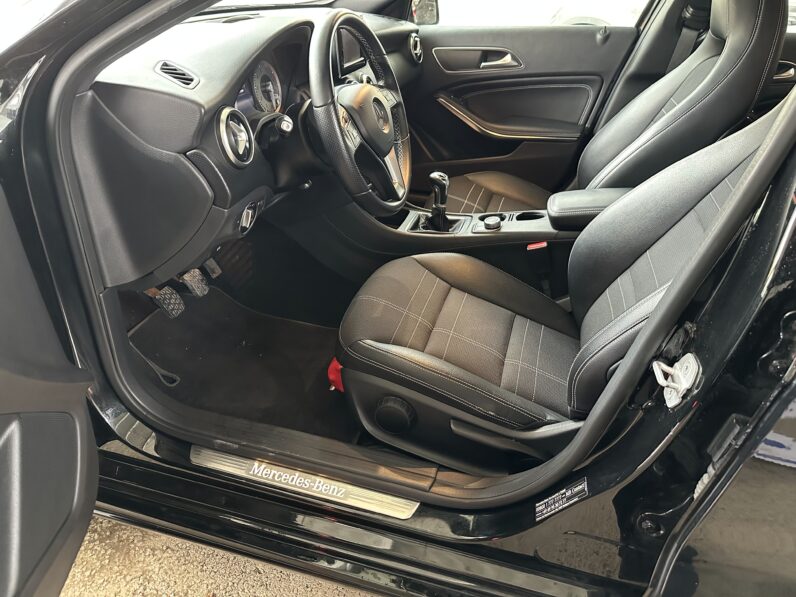 A200 i NEGRO