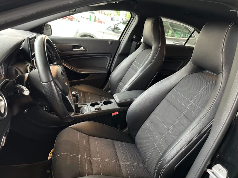 A200 i NEGRO