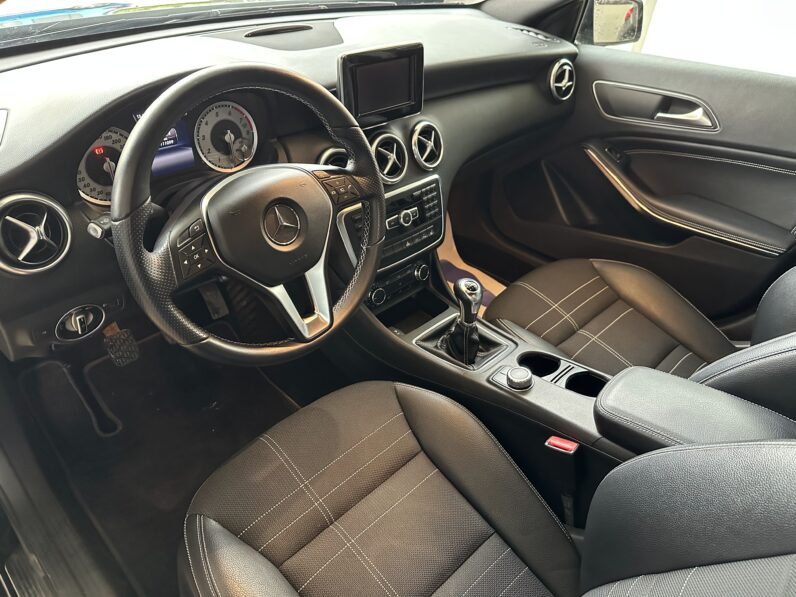 A200 i NEGRO