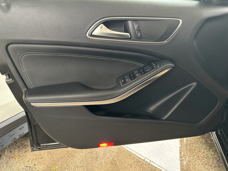 A200 i NEGRO