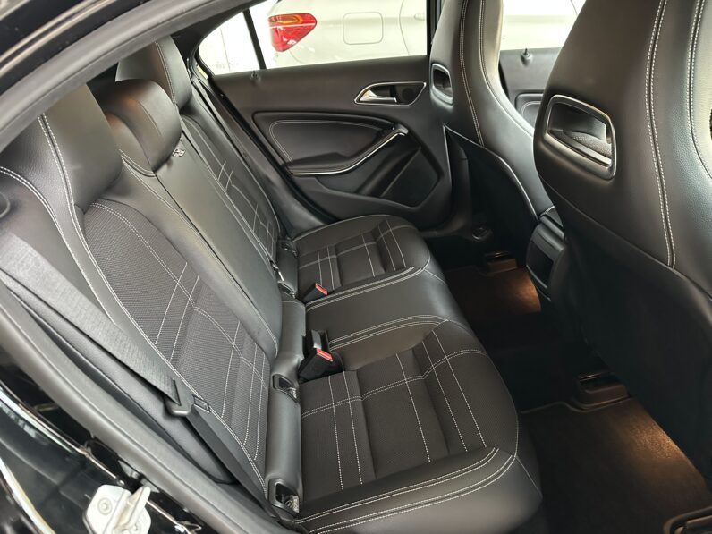 A200 i NEGRO