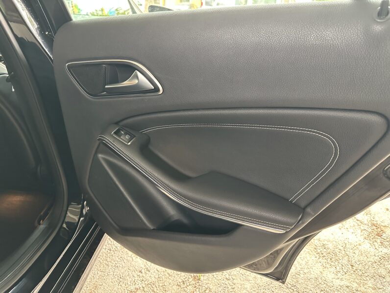 A200 i NEGRO