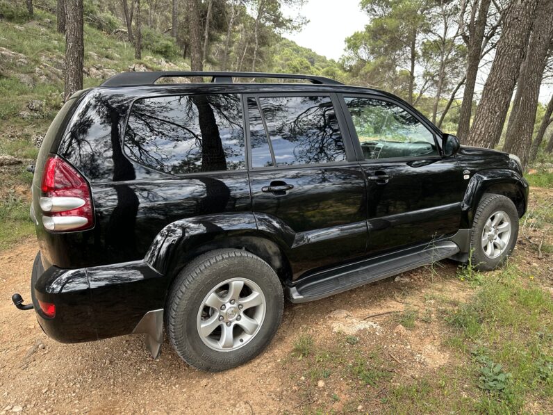 LAND CRUISER 120 NEGRO AUTO