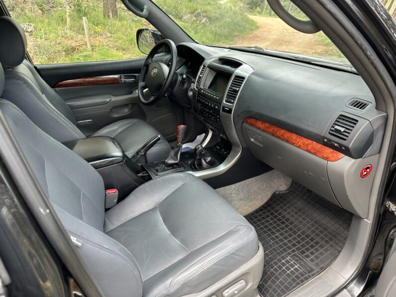 LAND CRUISER 120 NEGRO AUTO