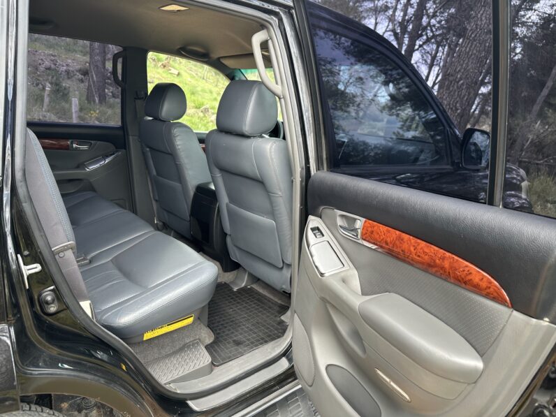 LAND CRUISER 120 NEGRO AUTO