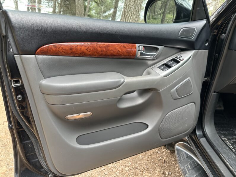 LAND CRUISER 120 NEGRO AUTO