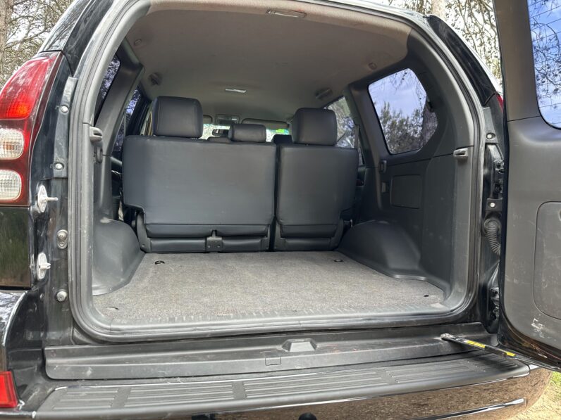LAND CRUISER 120 NEGRO AUTO