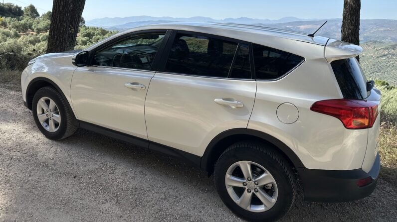 RAV 4 2.0 D-4D Lounge