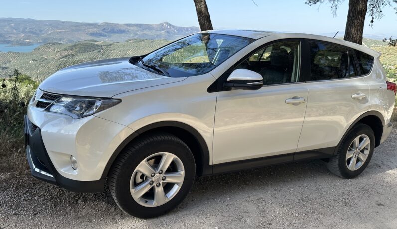 RAV 4 2.0 D-4D Lounge