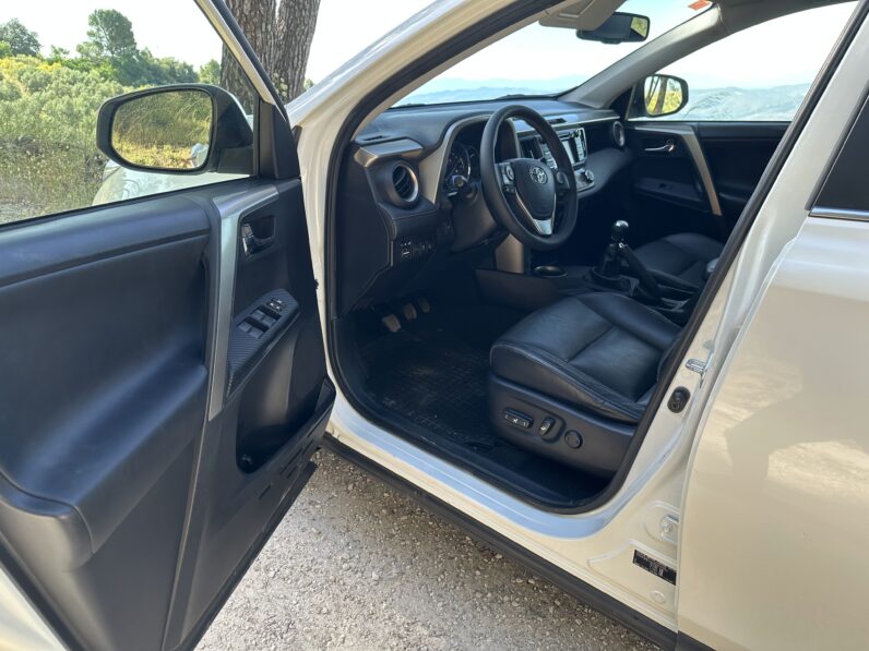RAV 4 2.0 D-4D Lounge