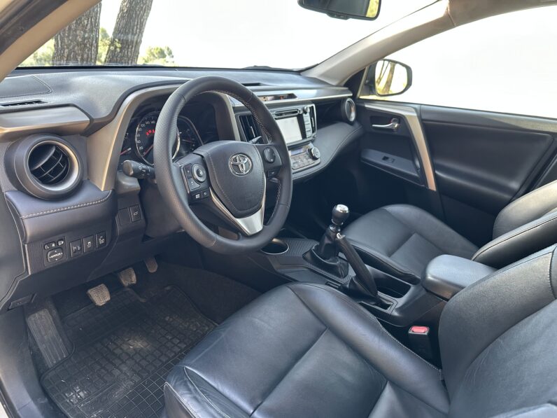 RAV 4 2.0 D-4D Lounge