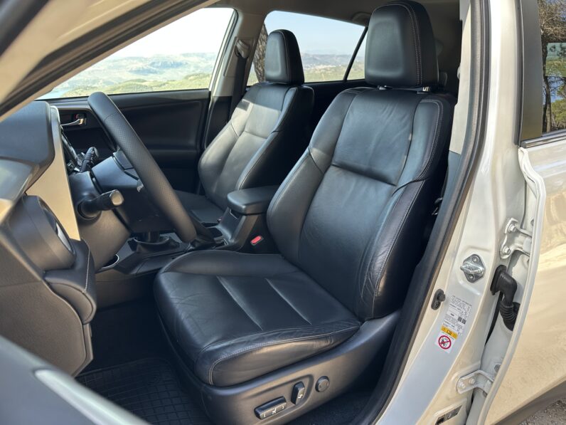 RAV 4 2.0 D-4D Lounge