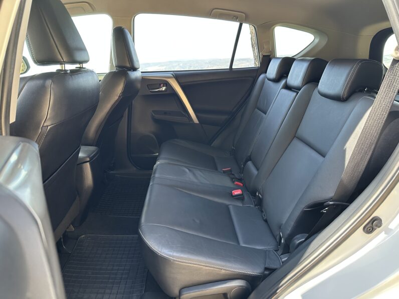 RAV 4 2.0 D-4D Lounge