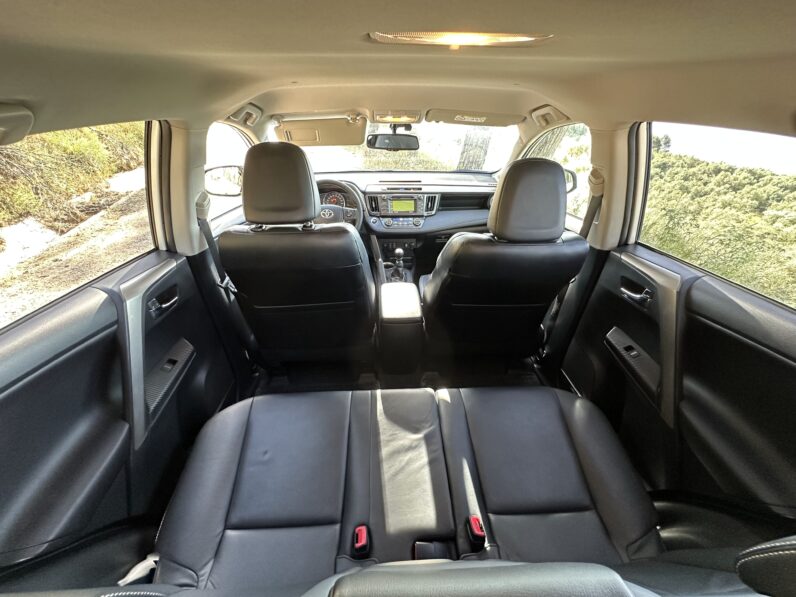 RAV 4 2.0 D-4D Lounge