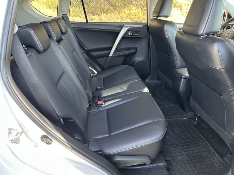 RAV 4 2.0 D-4D Lounge