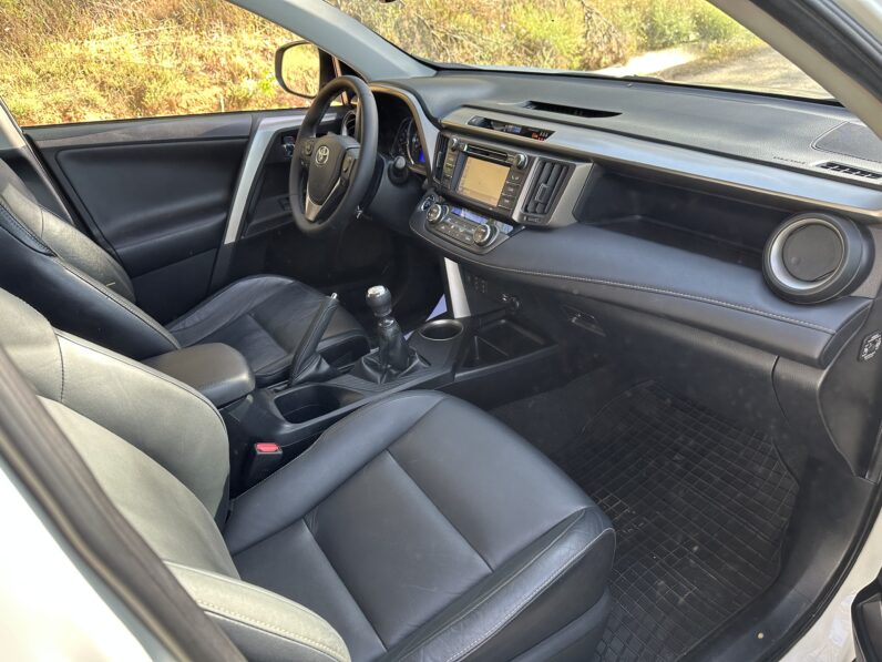 RAV 4 2.0 D-4D Lounge