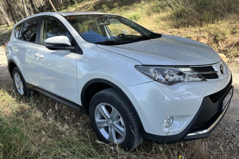 RAV 4 2.0 D-4D Lounge