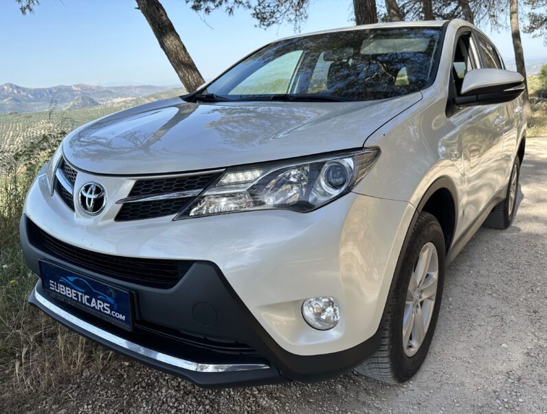 RAV 4 2.0 D-4D Lounge